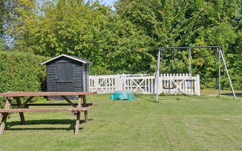 Erko - 575M from the Sea: Verblijf, Backyard, Werf, Garden Gebouwen, Schuur, Siding, Buitenmeubels, Blokhut, Outdoor Structuur, Keet