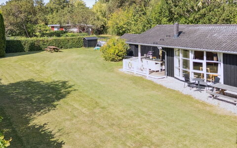 Erko - 575M from the Sea: Verblijf, Backyard, Werf, Garden Gebouwen, Schuur, Siding, Buitenmeubels, Blokhut, Outdoor Structuur, Keet