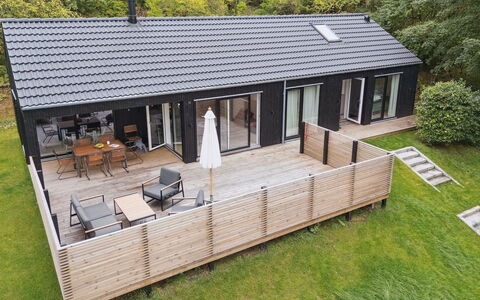 Aggi - 850M from the Sea: Verblijf, Backyard, Werf, Garden Gebouwen, Schuur, Siding, Buitenmeubels, Blokhut, Outdoor Structuur, Keet