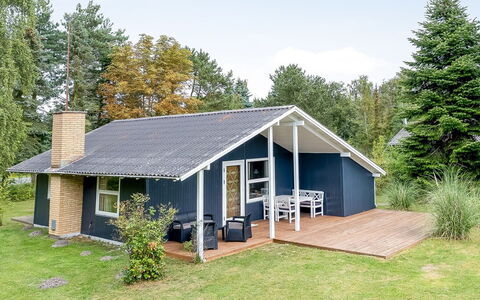 Aleth - 800M from the Sea: Dak, Huis, Huis, Verblijf, Deur, Siding, Dek, Veranda, Plank, Hardwood