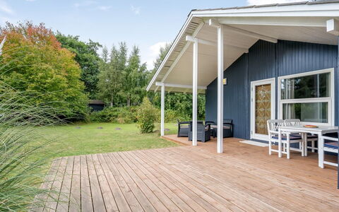 Aleth - 800M from the Sea: Dak, Huis, Huis, Verblijf, Deur, Siding, Dek, Veranda, Plank, Hardwood