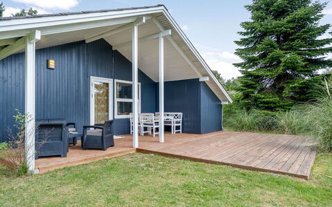 Aleth - 800M from the Sea: Dak, Huis, Huis, Verblijf, Deur, Siding, Dek, Veranda, Plank, Hardwood