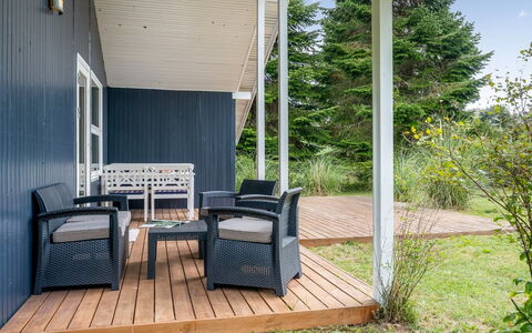 Aleth - 800M from the Sea: Dak, Huis, Huis, Verblijf, Deur, Siding, Dek, Veranda, Plank, Hardwood