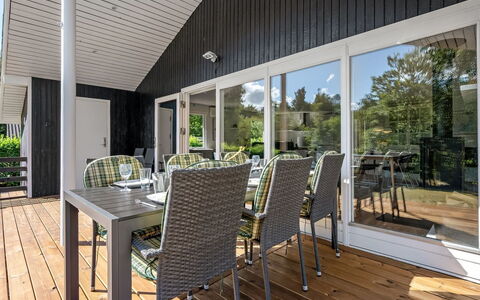 Lillebror - 7Km from the Sea: Verblijf, Backyard, Werf, Garden Gebouwen, Schuur, Siding, Buitenmeubels, Blokhut, Outdoor Structuur, Keet