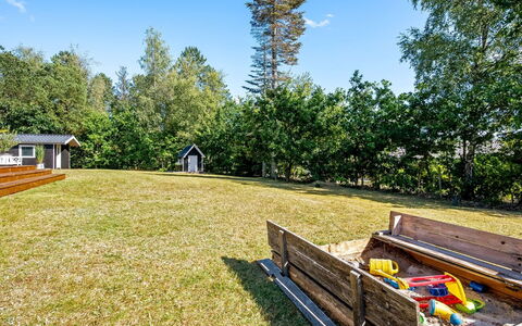 Lillebror - 7Km from the Sea: Verblijf, Backyard, Werf, Garden Gebouwen, Schuur, Siding, Buitenmeubels, Blokhut, Outdoor Structuur, Keet