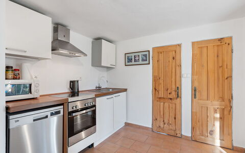 Fish & Boat: Meubilair, Hout, Flooring, Interieur Ontwerp, Cabinetry, Keuken, Plafond, Verdieping, Countertop, Kamer