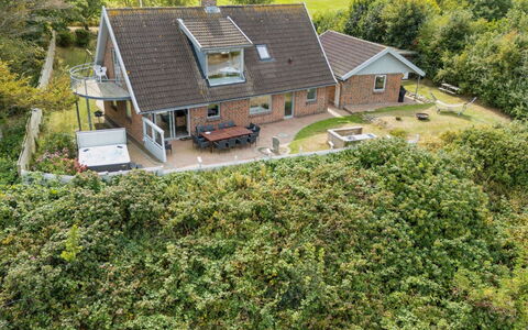 Dzavid - 50M from the Sea: Appartement, Condominium, Landgoed, Balkon, Villa, Hotel
