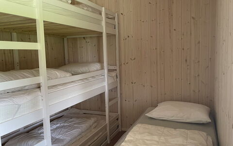Siljan - 400M from the Sea: Bed, Slaapkamer, Hout, Flooring, Verdieping, Laken, Bedding, Stapelbed, Interieur Ontwerp, Bed Frame