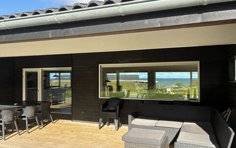Siljan - 400M from the Sea: Huis, Deur, Veranda, Beits, Schaduw, Dek, Hardwood, Plank, Stoel, Home Deur