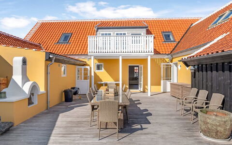 Albine - 150M from the Sea: Hout, Huis, Verblijf, Landgoed, Veranda, Dek, Beits, Hardwood, Schaduw, Eco Hotel