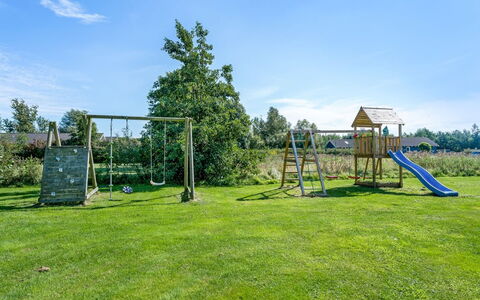 Jurgis - 900M from the Sea: Dak, Huis, Huis, Verblijf, Siding, Landgoed, Oprit, Garden Gebouwen, Werf, Schuur
