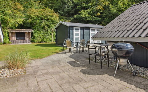 Helke - 30Km from the Sea: Verblijf, Backyard, Werf, Garden Gebouwen, Schuur, Siding, Buitenmeubels, Blokhut, Outdoor Structuur, Keet