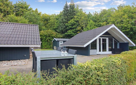 Helke - 30Km from the Sea: Verblijf, Backyard, Werf, Garden Gebouwen, Schuur, Siding, Buitenmeubels, Blokhut, Outdoor Structuur, Keet