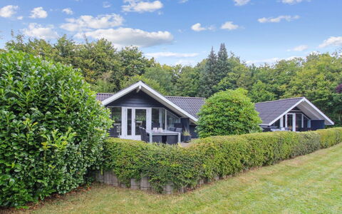 Helke - 30Km from the Sea: Verblijf, Backyard, Werf, Garden Gebouwen, Schuur, Siding, Buitenmeubels, Blokhut, Outdoor Structuur, Keet