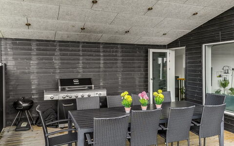 Fin - 150M from the Sea: Dak, Huis, Huis, Verblijf, Siding, Landgoed, Oprit, Garden Gebouwen, Werf, Schuur