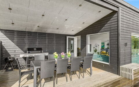 Fin - 150M from the Sea: Dak, Huis, Huis, Verblijf, Siding, Landgoed, Oprit, Garden Gebouwen, Werf, Schuur