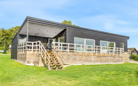 Fin - 150M from the Sea: Dak, Huis, Huis, Verblijf, Siding, Landgoed, Oprit, Garden Gebouwen, Werf, Schuur