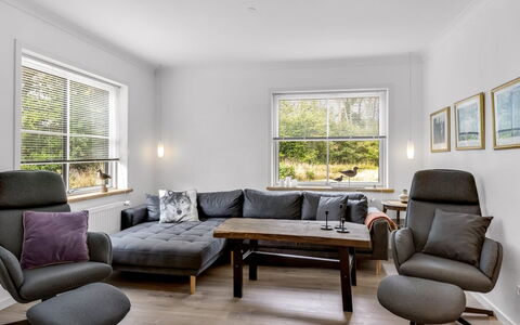 Wolter - 1.7Km from the Sea: Meubilair, Interieur Ontwerp, Flooring, Verdieping, Bankstel, Muur, Houten Vloer, Woonkamer, Hout, Huis