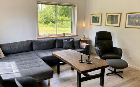 Wolter - 1.7Km from the Sea: Meubilair, Flooring, Verdieping, Hout, Interieur Ontwerp, Houten Vloer, Huis, Laminaatvloer, Woonkamer, Kamer