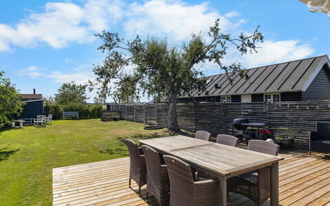 Gorica - 150M from the Sea: Lucht, Hout, Dak, Huis, Huis, Verblijf, Schaduw, Siding, Hardwood, Plank