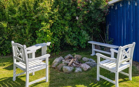 Gorica - 150M from the Sea: Meubilair, Buitenmeubels, Zomer, Struik, Tuin, Stoel, Groundcover, De Lente, Gazon, Openluchtbank
