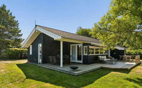 Hawarth - 275M from the Sea: Huis, Huis, Dak, Verblijf, Veranda, Landgoed, Siding, Schaduw, Boerderij, Gazon