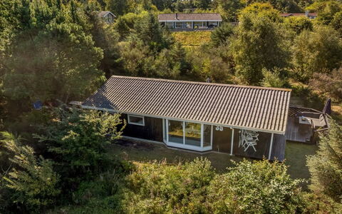 Marisol - 250M to the Fjord: Dak, Huis, Huis, Verblijf, Deur, Siding, Dek, Veranda, Plank, Hardwood
