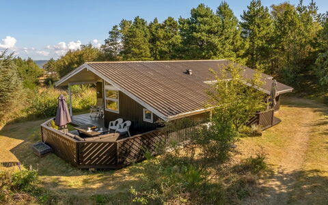 Marisol - 250M to the Fjord: Dak, Huis, Huis, Verblijf, Deur, Siding, Dek, Veranda, Plank, Hardwood