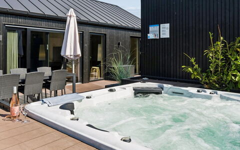 Artur - 800M from the Sea: Samengesteld Materiaal, Toevlucht, Dek, Buitenmeubels, Zwembad, Eco Hotel, Patio, Schaduw, Binnenplaats, Hardwood