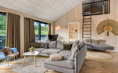 Artur - 800M from the Sea: Hout, Meubilair, Flooring, Woonkamer, Verdieping, Plafond, Bankstel, Kussen Gooien