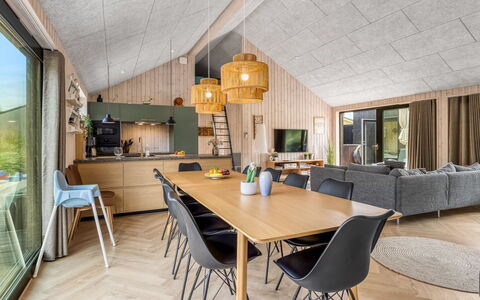 Artur - 800M from the Sea: Hout, Interieur Ontwerp, Flooring, Plafond, Verdieping, Meubilair, Keuken En Eettafel, Lichte Inrichting, Woonkamer, Bankstel