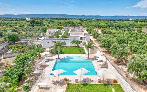 Masseria Lamagrotte: Zwembad, Landgoed, Toevlucht, Hacienda, Landscaping, Eco Hotel, Villa, Binnenplaats, Herenhuis, Badplaats