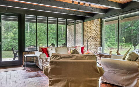 Karmen - 1Km from the Sea: Hout, Meubilair, Stoel, Plafond, Natuurlijk Materiaal, Straal, Hardwood, Woonkamer, Steen, Blokhut