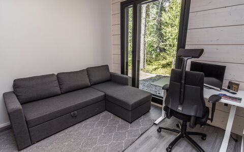 Villa Usva: Meubilair, Appartement, Stoel, Hardwood, Houten Vloer, Woonkamer, Plank, Armleuning