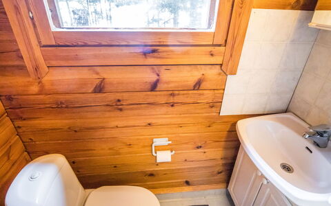 Riihiranta: Hout, Loodgieterswerkinrichting, Wastafel In De Badkamer, Flooring, Toilet, Badkamer, Verdieping, Beits, Loodgieter, Hardwood
