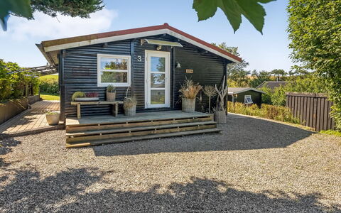 Berner - 500M to the Fjord: Verblijf, Backyard, Werf, Garden Gebouwen, Schuur, Siding, Buitenmeubels, Blokhut, Outdoor Structuur, Keet