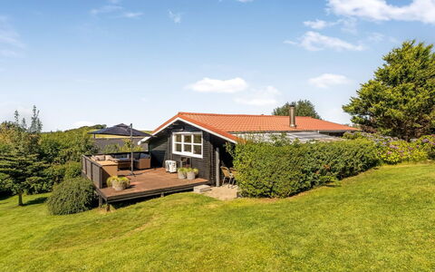 Berner - 500M to the Fjord: Verblijf, Backyard, Werf, Garden Gebouwen, Schuur, Siding, Buitenmeubels, Blokhut, Outdoor Structuur, Keet