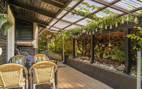 Berner - 500M to the Fjord: Verblijf, Backyard, Werf, Garden Gebouwen, Schuur, Siding, Buitenmeubels, Blokhut, Outdoor Structuur, Keet