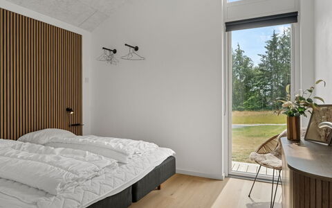 Berta - 2Km from the Sea: Hout, Interieur Ontwerp, Plafond, Flooring, Slaapkamer, Verdieping, Meubilair, Bed, Kamer, Bed Frame
