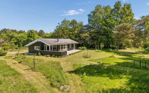 Angelika - 1.3Km from the Sea: Gras, Boom, Huis, Huis, Struik, Verblijf, Dak, Landelijk Gebied, Land Lot