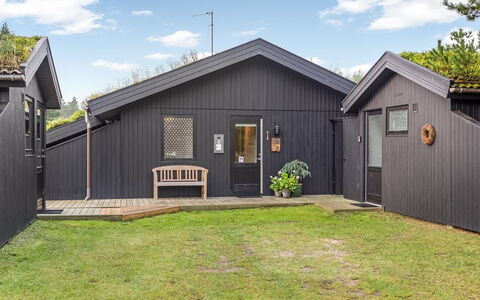 Tole - 2Km from the Sea: Hout, Architectuur, Dak, Huis, Huis, Verblijf, Deur, Siding, Garden Gebouwen, Hardwood