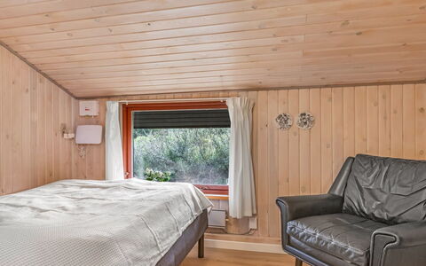 Tole - 2Km from the Sea: Interieur Ontwerp, Meubilair, Hout, Flooring, Plafond, Verdieping, Slaapkamer, Kamer, Verlichting, Bed