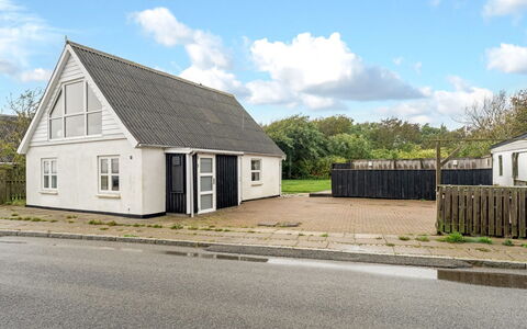 Raika - 25M to the Fjord: Verblijf, Backyard, Werf, Garden Gebouwen, Schuur, Siding, Buitenmeubels, Blokhut, Outdoor Structuur, Keet