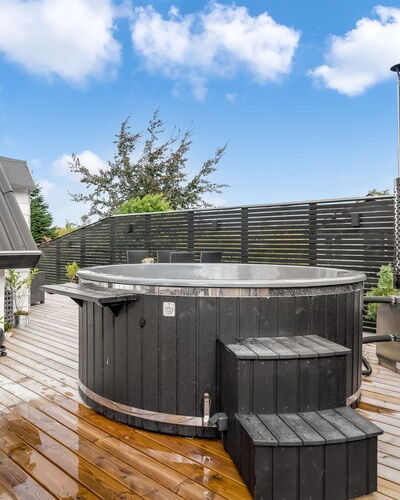Milutin - 650M from the Sea