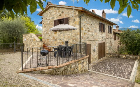 Oliveto del Cantarello: Muur, Deur, Verblijf, Huis, Stenen Muur, Steen, Poort, Hek, Landgoed, Flagstone