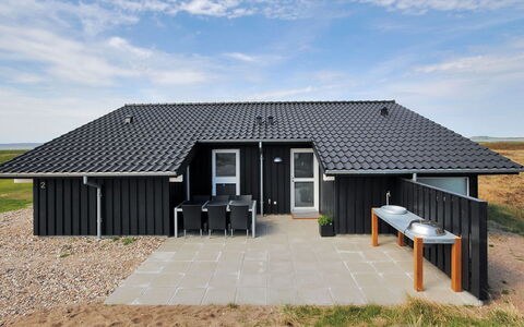 Arisa - 100M to the Fjord: Huis, Dak, Huis, Verblijf, Struik, Groundcover, Landgoed, Boerderij, Siding, Garden Gebouwen