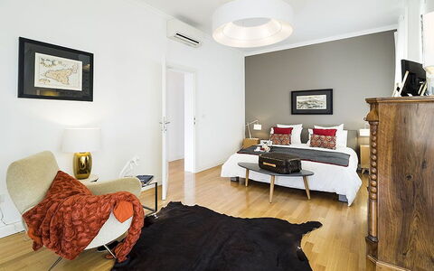 Penthouse: Meubilair, Interieur Ontwerp, Flooring, Bed, Verdieping, Muur, Slaapkamer, Kamer, Hout, Plafond