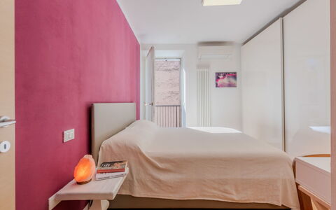 Virginia: Meubilair, Interieur Ontwerp, Muur, Flooring, Verdieping, Hout, Kamer, Slaapkamer, Plafond, Bed