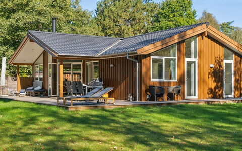 Ovine - 1.2Km to the Fjord: Hout, Meubilair, Appartement, Kamer, Plafond, Beits, Stoel, Hardwood, Vernis, Timmerhout