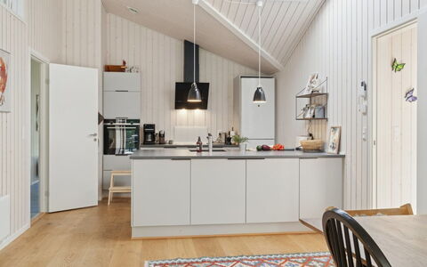 Ovine - 1.2Km to the Fjord: Hout, Meubilair, Appartement, Kamer, Plafond, Beits, Stoel, Hardwood, Vernis, Timmerhout